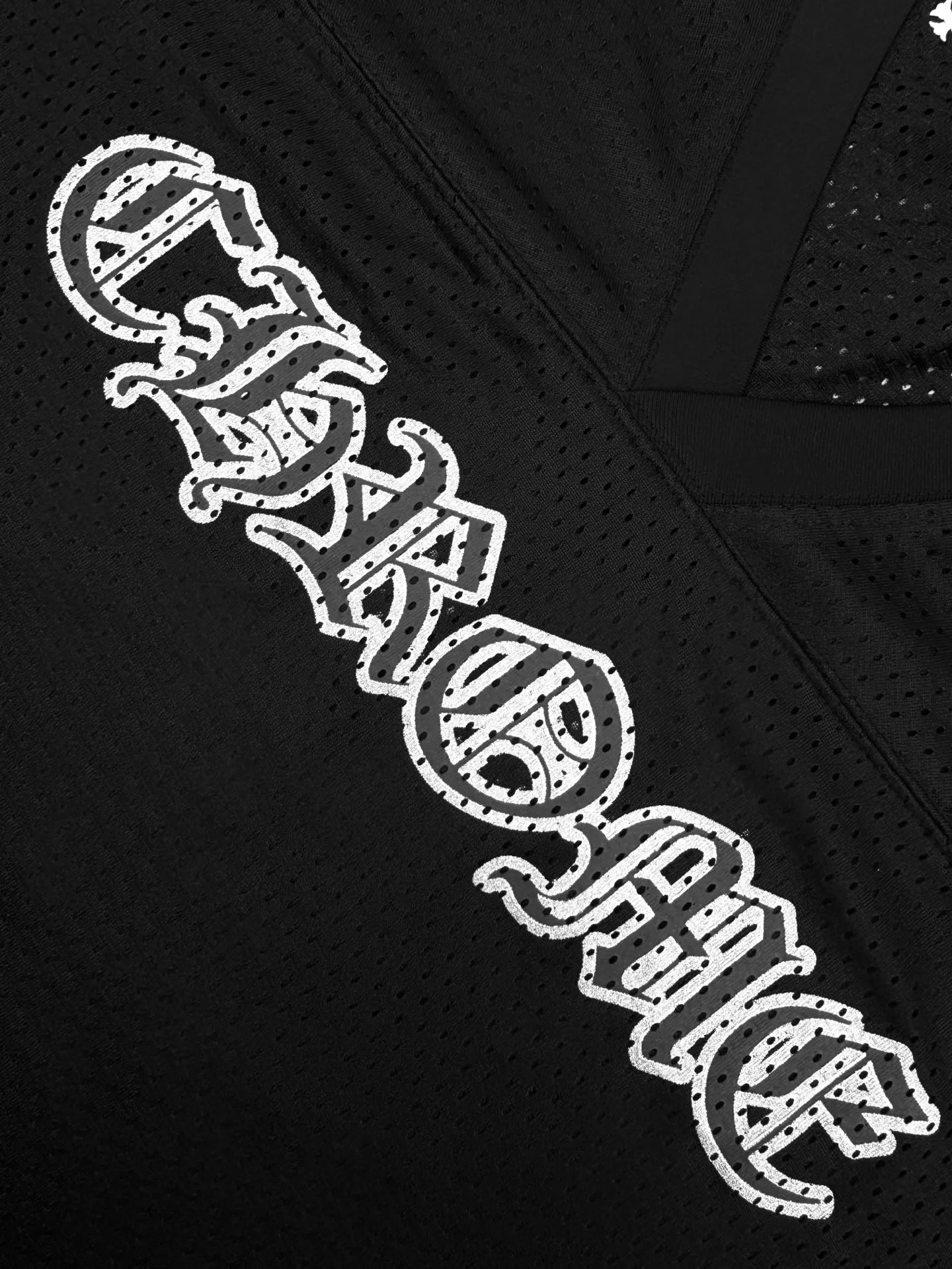 P250 Chrome Hearts mesh short-sleeved jersey. Customized obsidian starburst mesh. Cool and breathable. Comfortable and close to the skin. Because of its unique mesh structure, it can effectively discharge heat and moisture from the body. Mainly based on obsidian black, it gives a deep sense of luxury. Western Gothic body text is embedded in the mesh gaps to control the visual focus. Unique V-neck design. Modify the neck line. Numbers are integrated into the ritual expression of rock belief. Interpret faith with rebellion. Dare to break. Lead the rebellion. Craft 1: Use imported bright golden paste printing. The printing has been modified three times with the film screen. Use glue liquid paint to print the pattern on the fabric. Bake the fabric to fix the printing pattern. Process 2: The fabrics are washed and have a better hand feel. Not easy to deform, not easy to shrink, not easy to fade. Maintain long-term beauty. Accessories: Customized 1:1 CH trademark. Version: Loose version. Size: S M L XL. Style number: CC935.